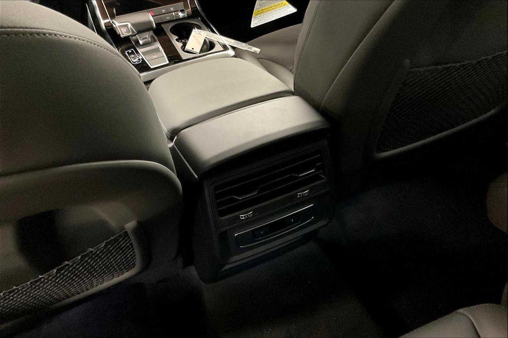 new 2025 Audi Q7 car, priced at $76,050