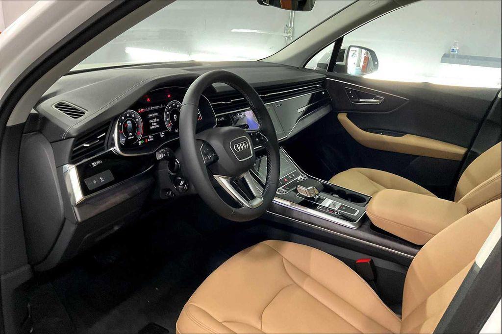 new 2025 Audi Q7 car, priced at $62,095