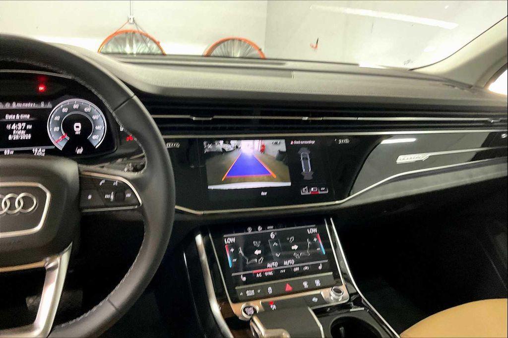 new 2025 Audi Q7 car, priced at $62,095