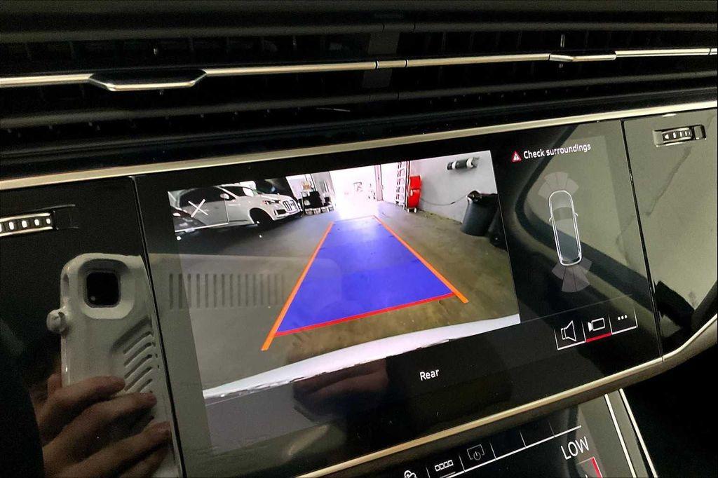 new 2025 Audi Q7 car, priced at $62,095