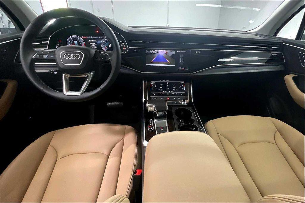 new 2025 Audi Q7 car, priced at $62,095