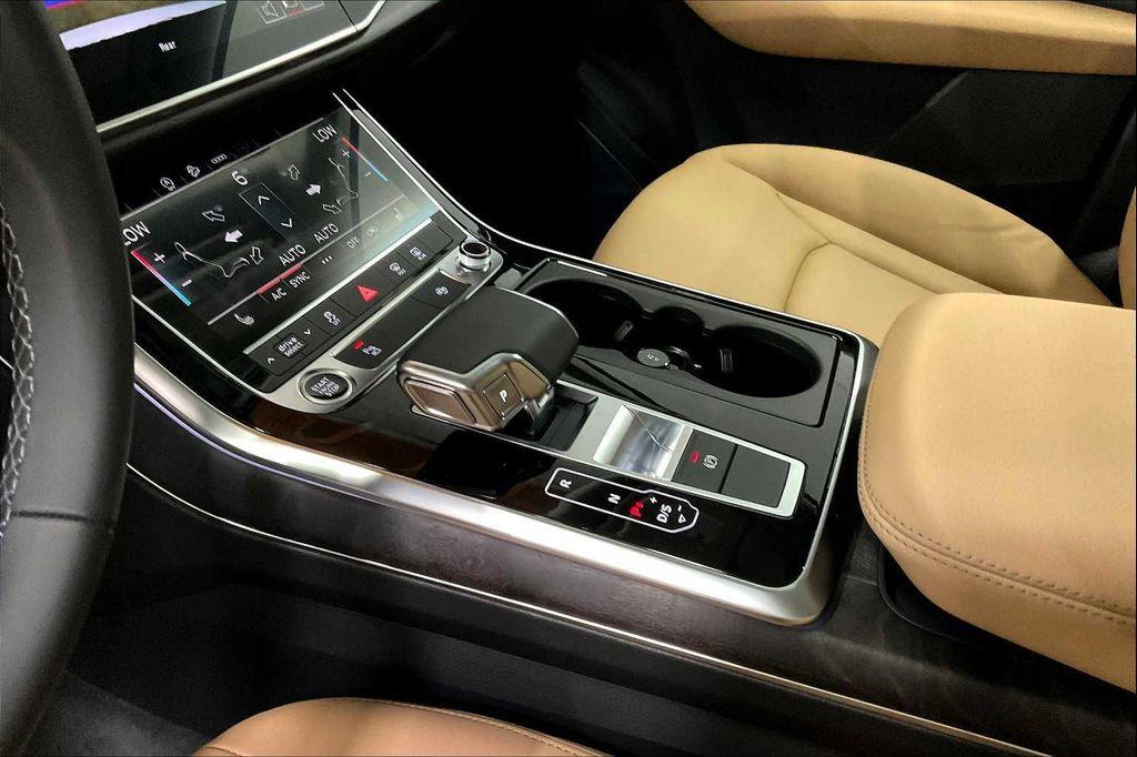 new 2025 Audi Q7 car, priced at $62,095