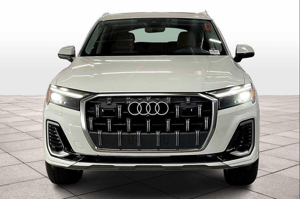 new 2025 Audi Q7 car, priced at $62,095