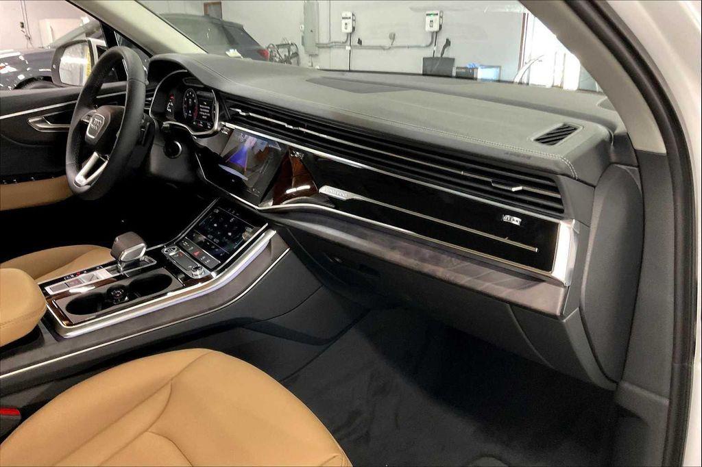 new 2025 Audi Q7 car, priced at $62,095