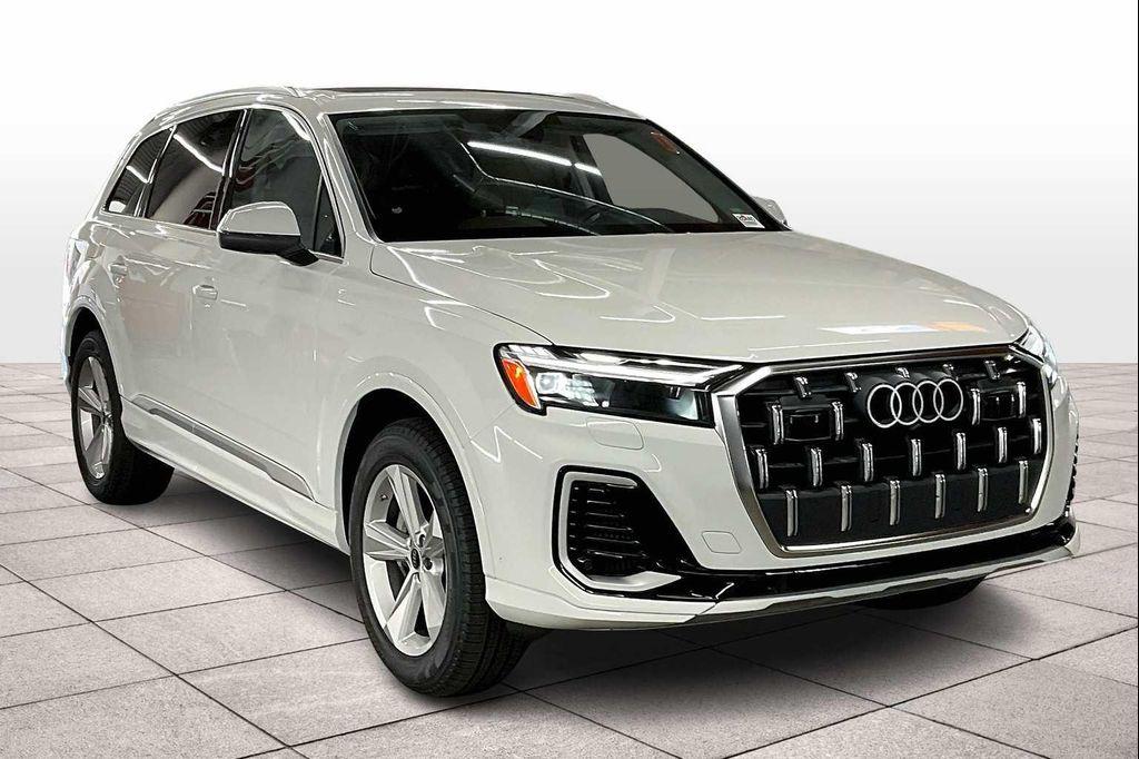 new 2025 Audi Q7 car, priced at $62,095