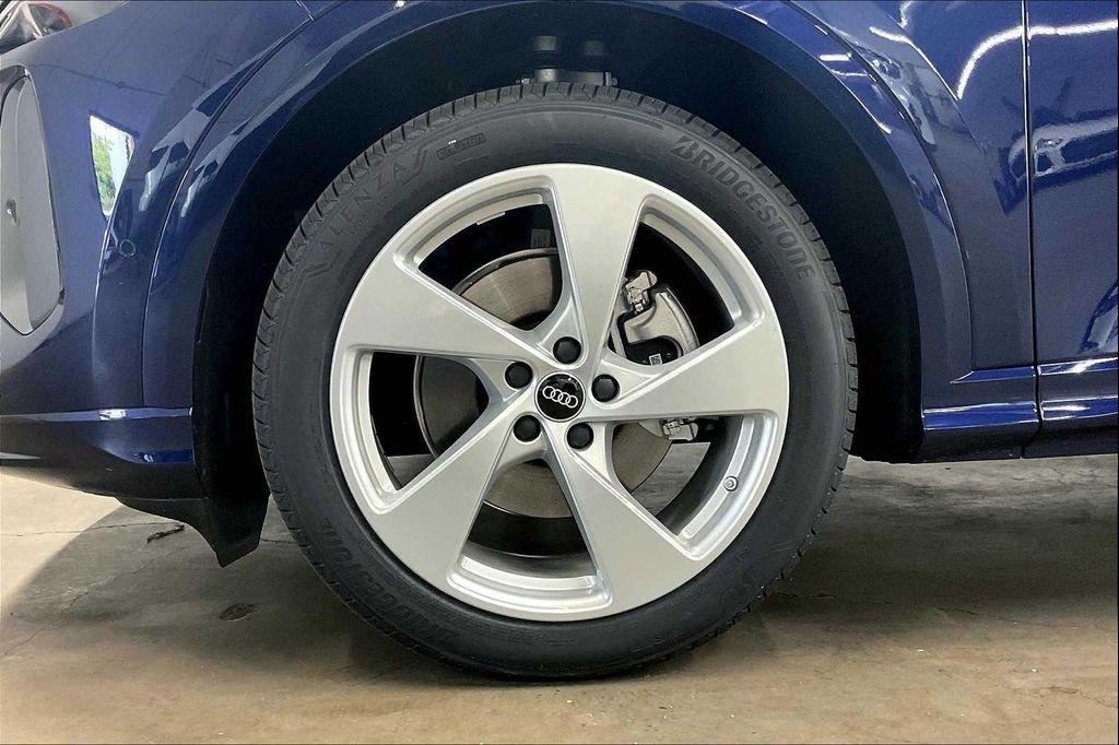 new 2025 Audi Q5 car, priced at $63,940
