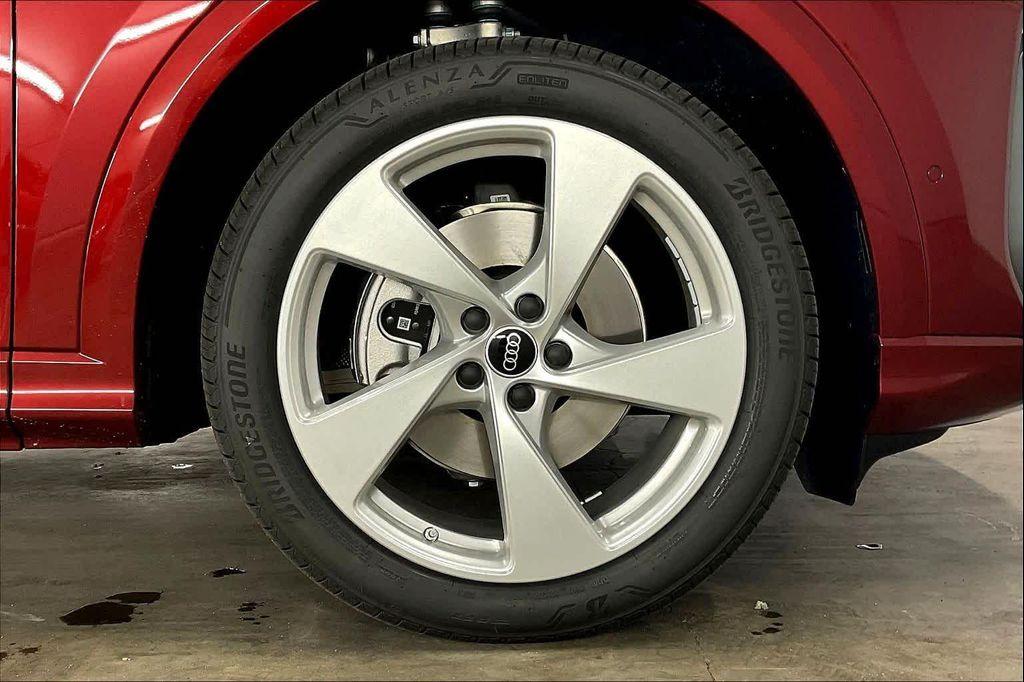 new 2025 Audi Q5 car, priced at $66,040