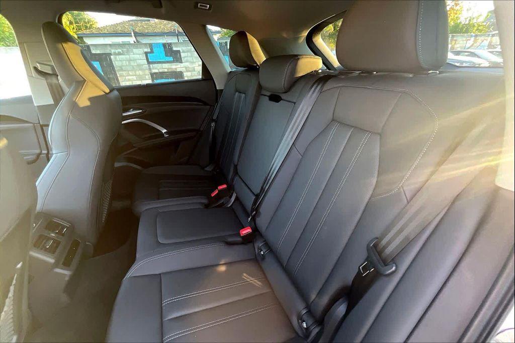 new 2025 Audi Q5 car, priced at $61,285