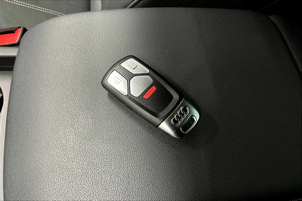 used 2025 Audi Q5 car, priced at $40,250