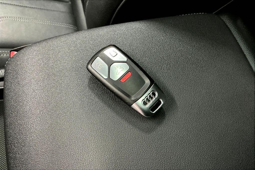 used 2022 Audi Q5 car, priced at $27,900