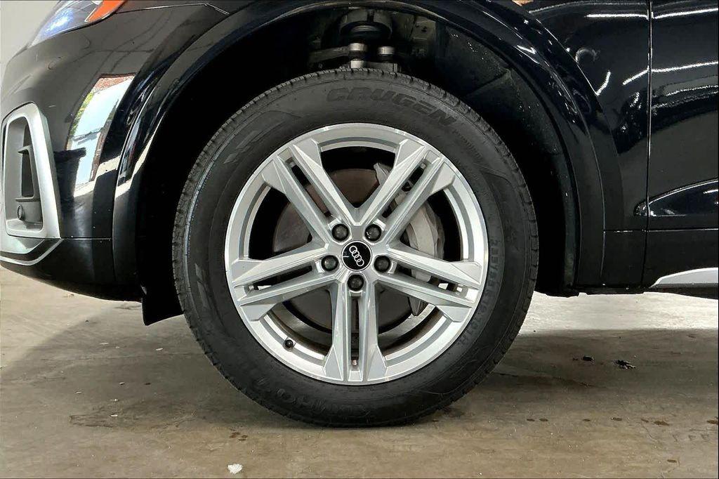 used 2022 Audi Q5 car, priced at $27,900