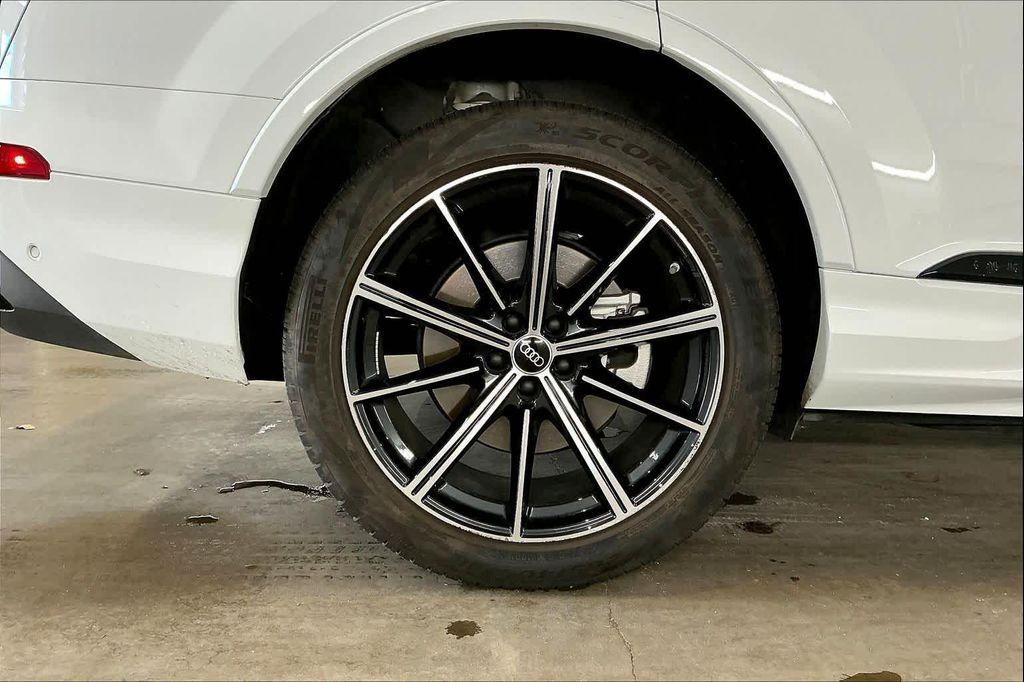 used 2023 Audi Q7 car, priced at $43,856