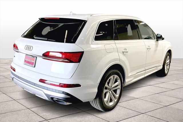 new 2025 Audi Q7 car, priced at $68,690