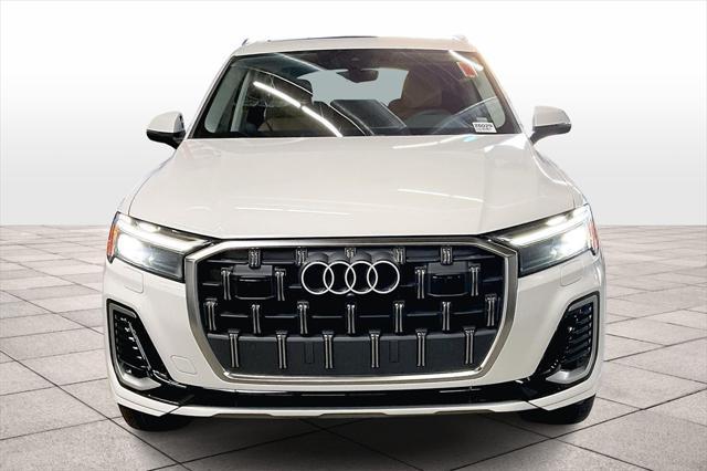 new 2025 Audi Q7 car, priced at $68,690