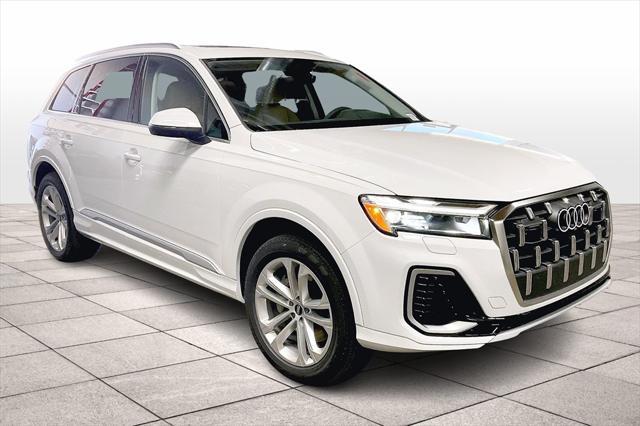 new 2025 Audi Q7 car, priced at $68,690