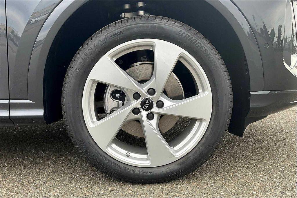 new 2025 Audi Q5 car, priced at $61,390