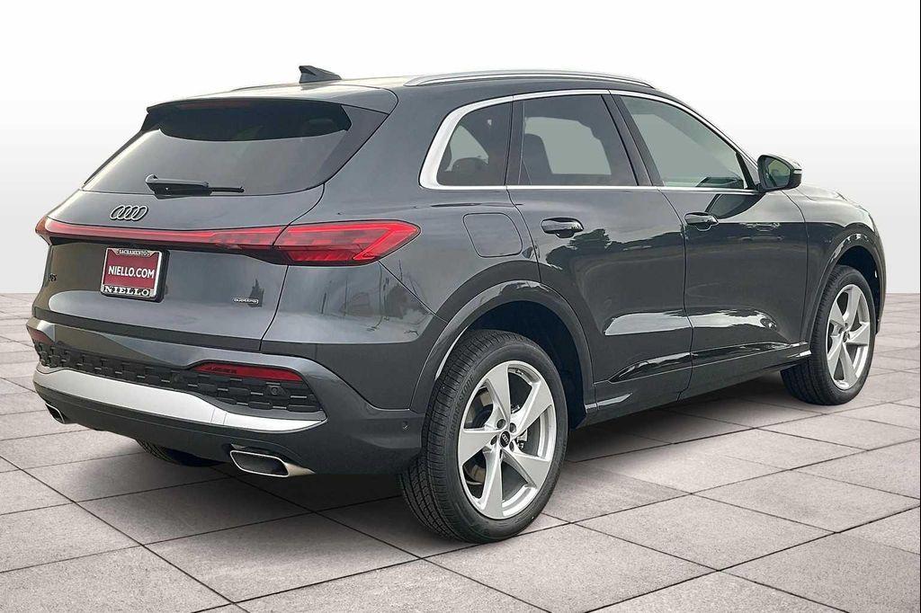 new 2025 Audi Q5 car, priced at $61,390