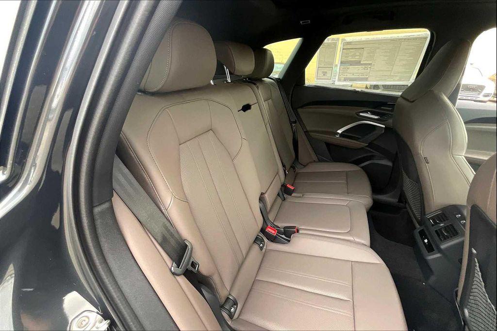 new 2025 Audi Q5 car, priced at $61,390