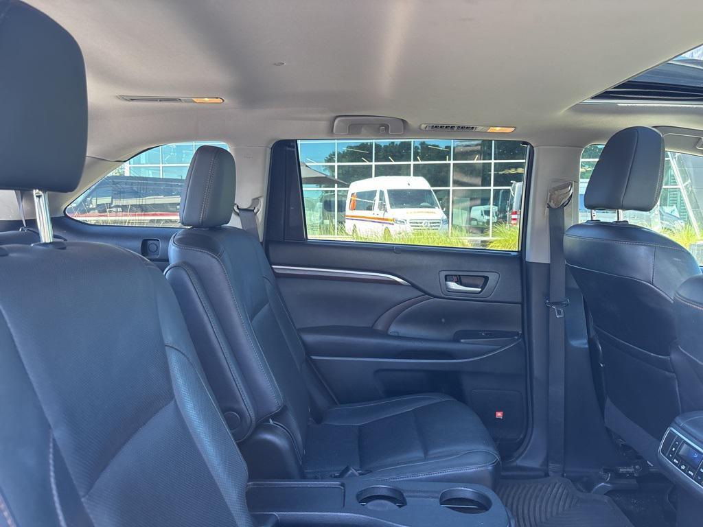 used 2016 Toyota Highlander car, priced at $19,750