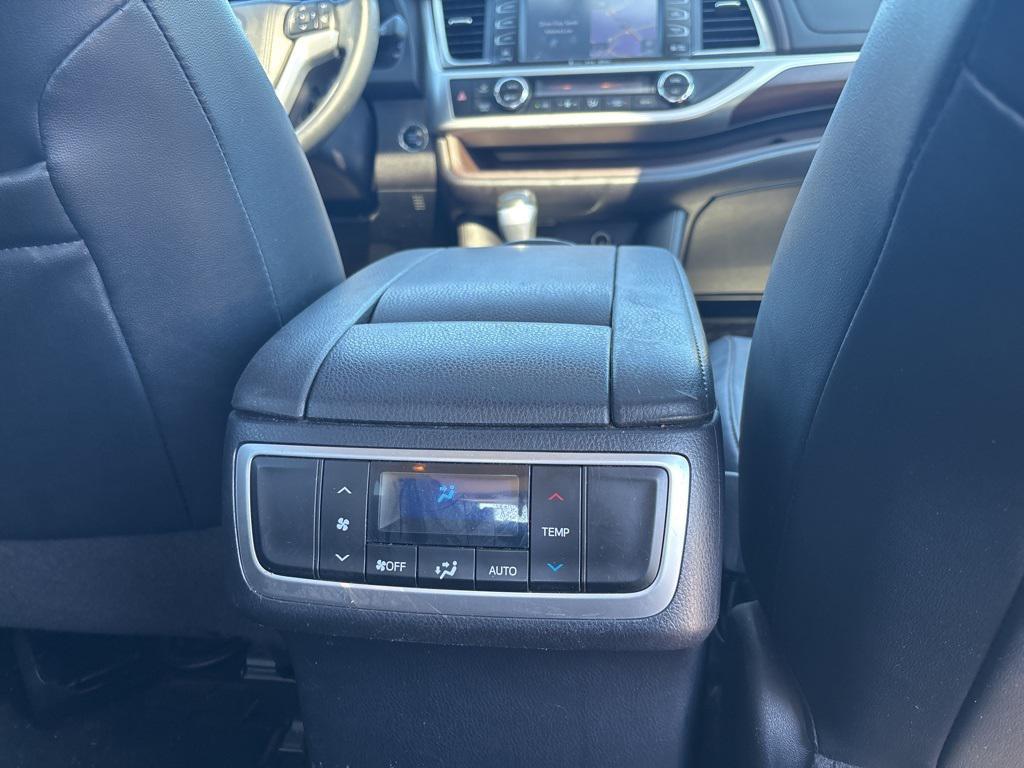 used 2016 Toyota Highlander car, priced at $19,750