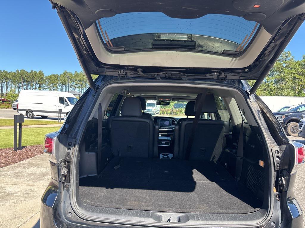 used 2016 Toyota Highlander car, priced at $19,750