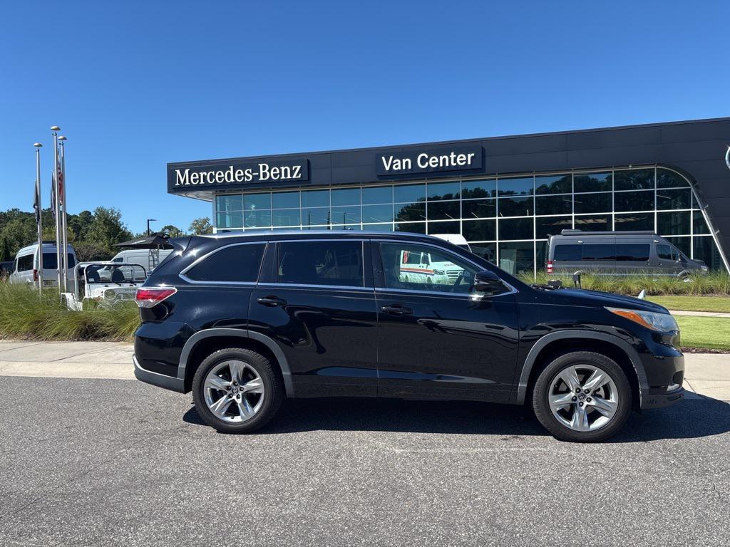 used 2016 Toyota Highlander car, priced at $19,750
