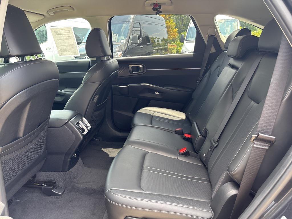 used 2024 Kia Sorento car, priced at $29,989