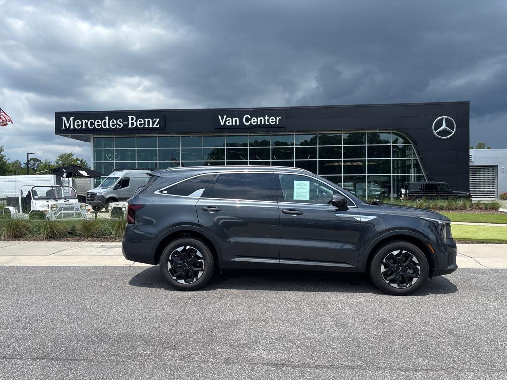 used 2024 Kia Sorento car, priced at $29,989