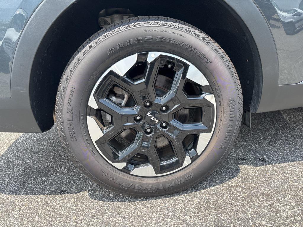 used 2024 Kia Sorento car, priced at $29,989