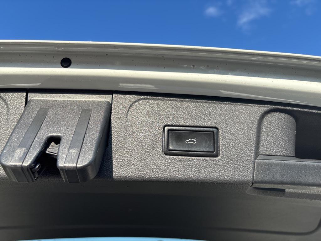 used 2021 Volkswagen Atlas car, priced at $19,998