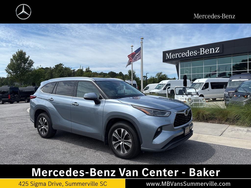 used 2021 Toyota Highlander car, priced at $32,994