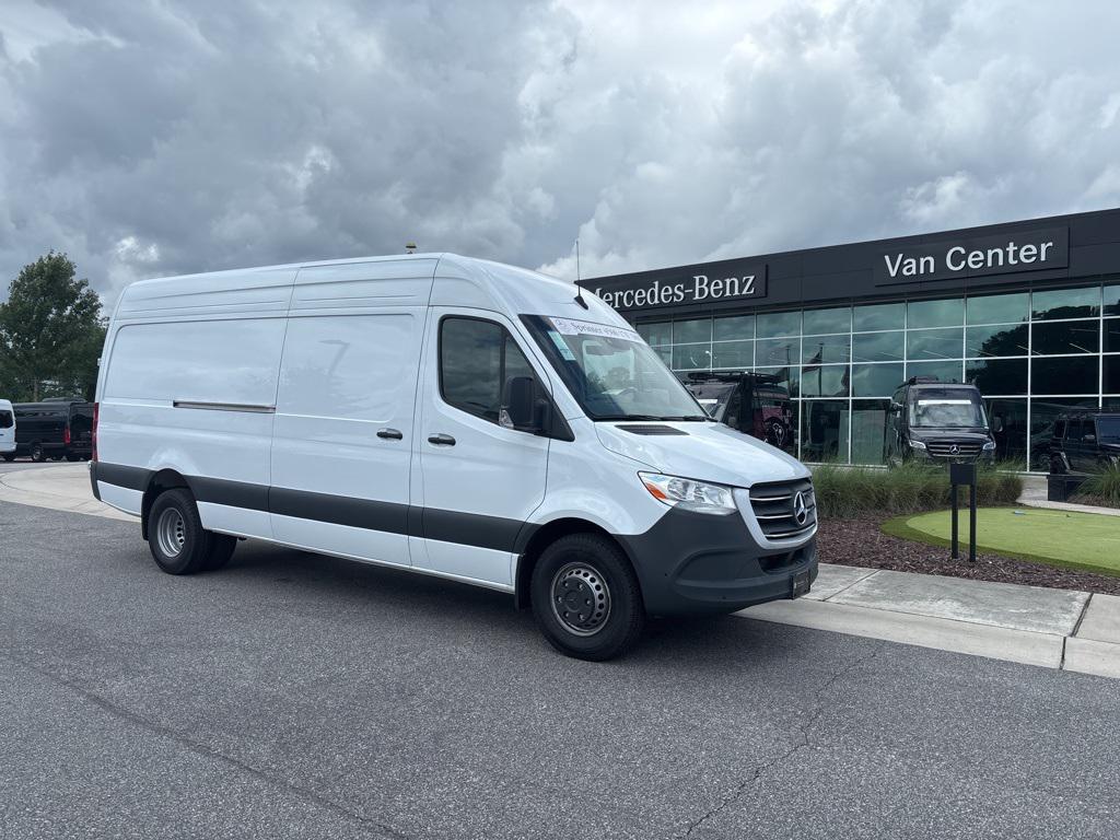 new 2024 Mercedes-Benz Sprinter 4500 car, priced at $77,116