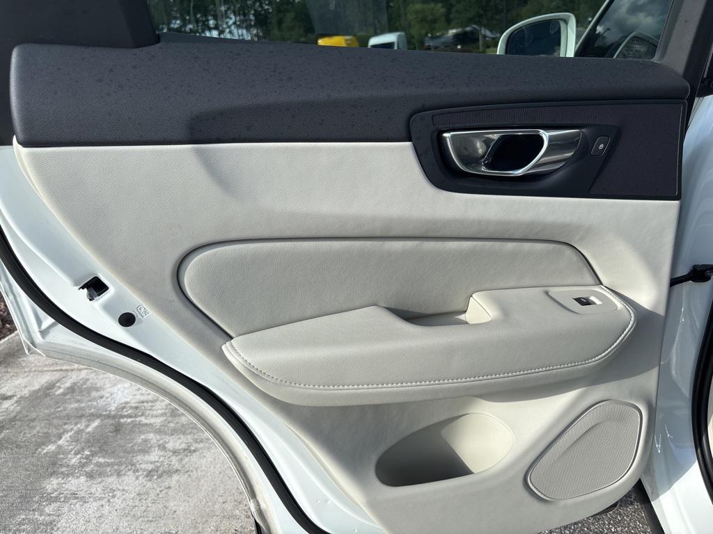 used 2022 Volvo XC60 car, priced at $33,526