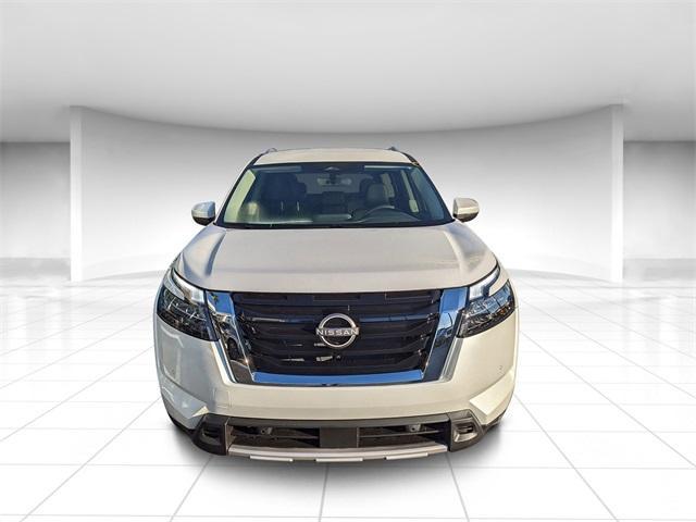 new 2025 Nissan Pathfinder car, priced at $34,587