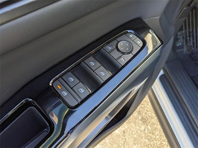 new 2025 Nissan Pathfinder car, priced at $34,587