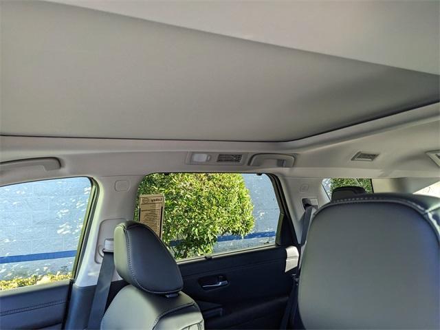 new 2025 Nissan Pathfinder car, priced at $42,172