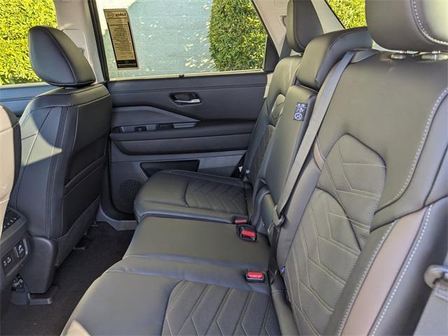 new 2025 Nissan Pathfinder car, priced at $42,172