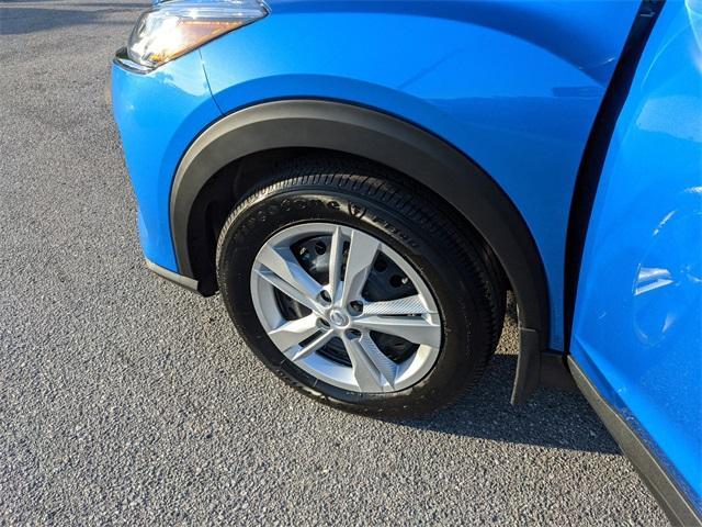 new 2025 Nissan Kicks Play car