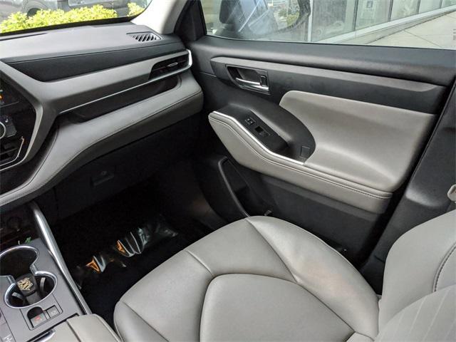 used 2021 Toyota Highlander car, priced at $25,277