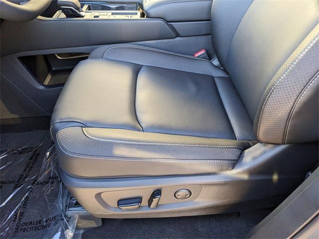 new 2025 Nissan Pathfinder car, priced at $35,185