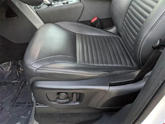 used 2024 Land Rover Discovery car, priced at $36,477