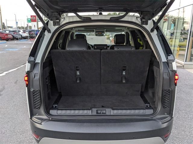 used 2024 Land Rover Discovery car, priced at $36,477