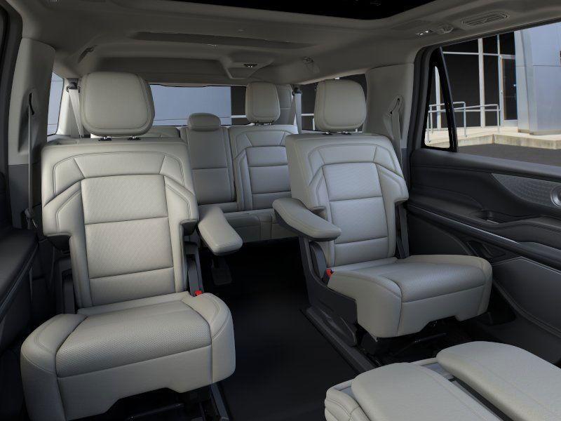 new 2025 Lincoln Navigator L car, priced at $105,180