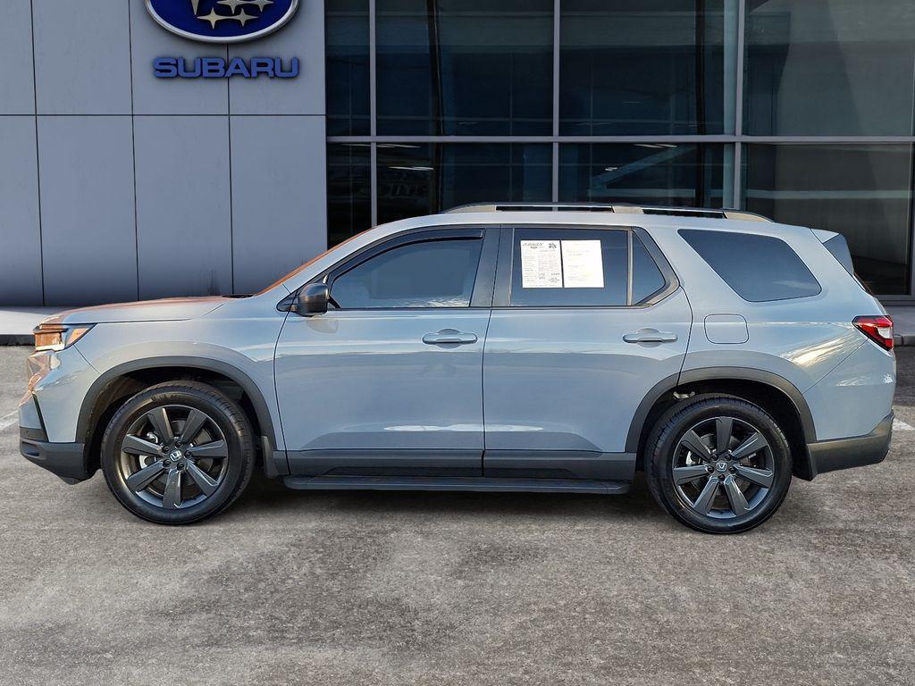 used 2025 Honda Pilot car, priced at $38,999