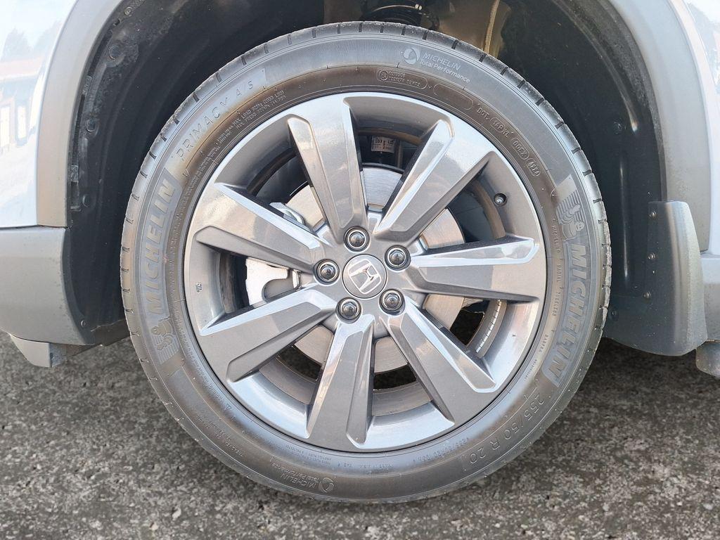 used 2025 Honda Pilot car, priced at $38,999