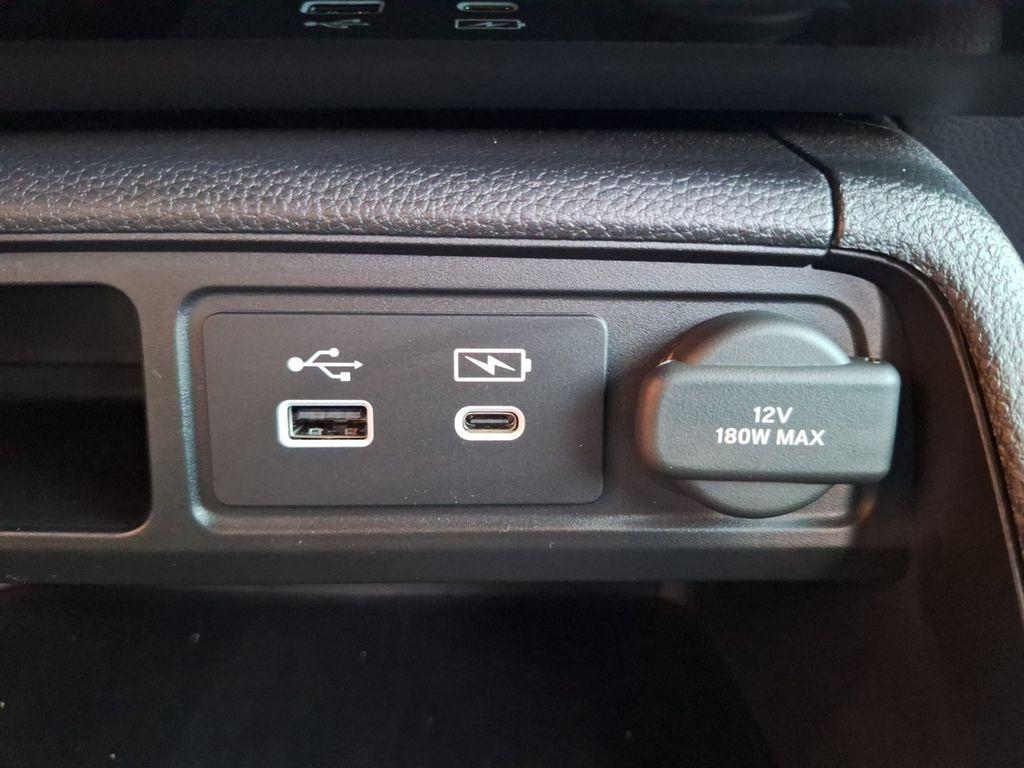 used 2025 Honda Pilot car, priced at $38,999