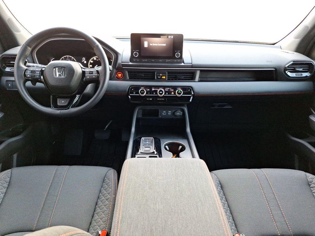 used 2025 Honda Pilot car, priced at $38,999