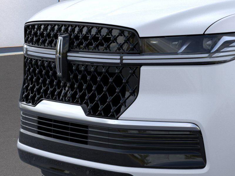 new 2025 Lincoln Navigator car, priced at $107,840