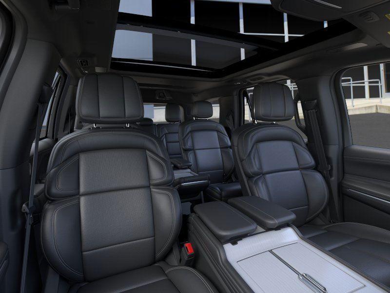new 2025 Lincoln Navigator car, priced at $107,840