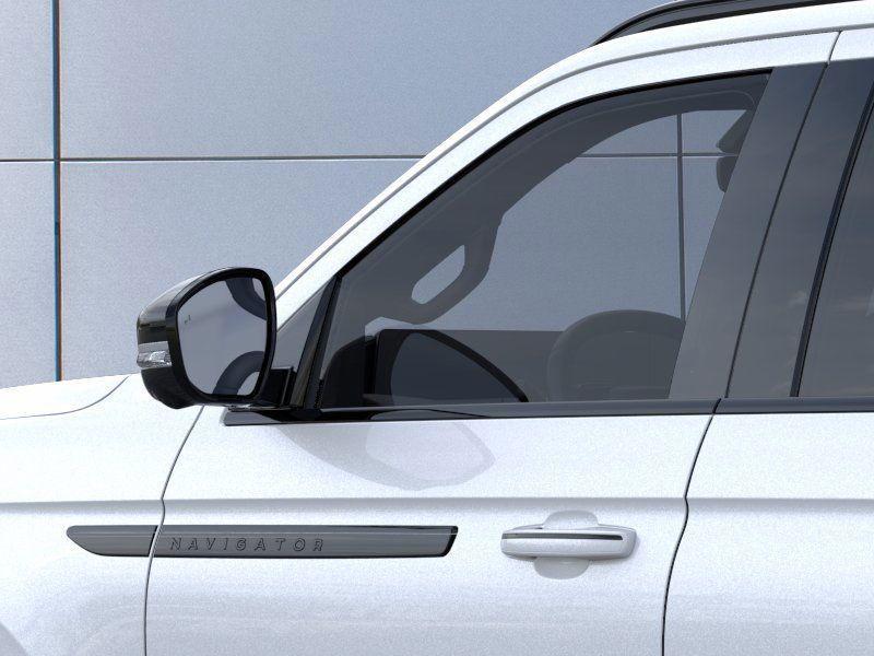 new 2025 Lincoln Navigator car, priced at $107,840